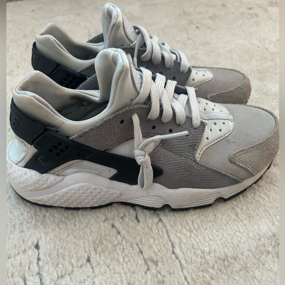 Nike Huarache great condition, size women’s 8